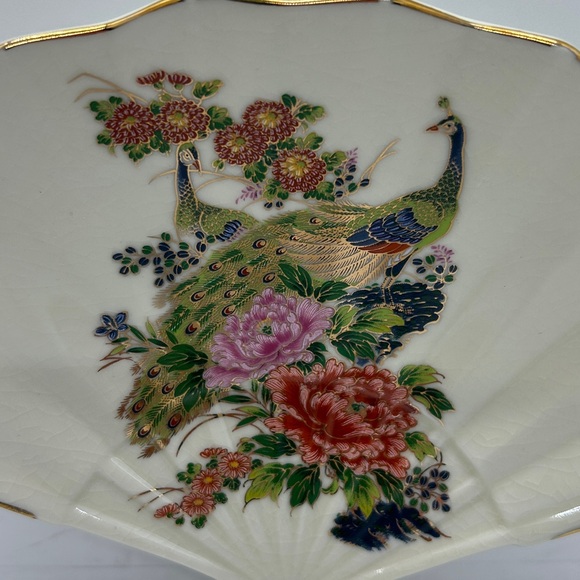 Vintage Japanese Porcelain Fan Trinket Dish Peacock W/ Flowers Scalloped Edge - Picture 3 of 11